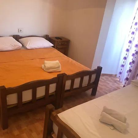 Mara * Baška Voda